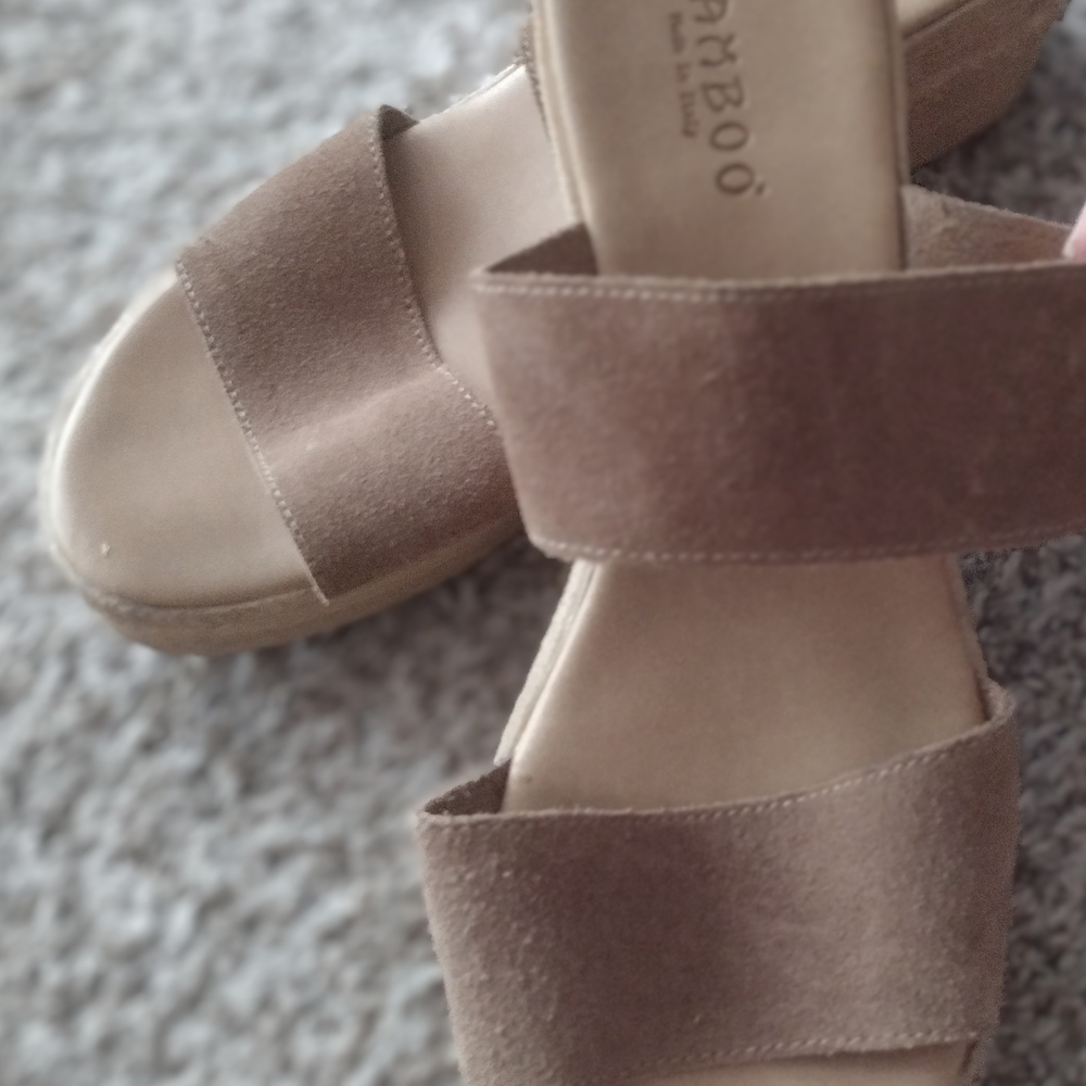 Bamboo Women's Tan Sandals